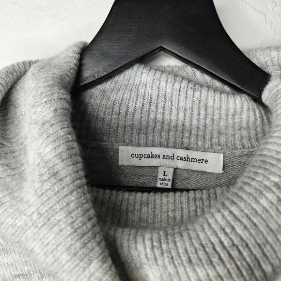 Cupcakes and Cashmere Harlow Gold Pin Striped Gray Cowl Neck Sweater Size Large​ - Picture 2 of 5